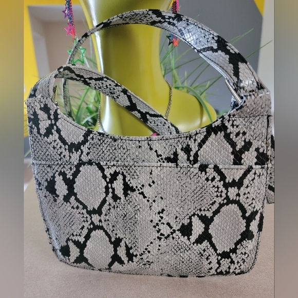 Nine West crossbody - Picture 2 of 4